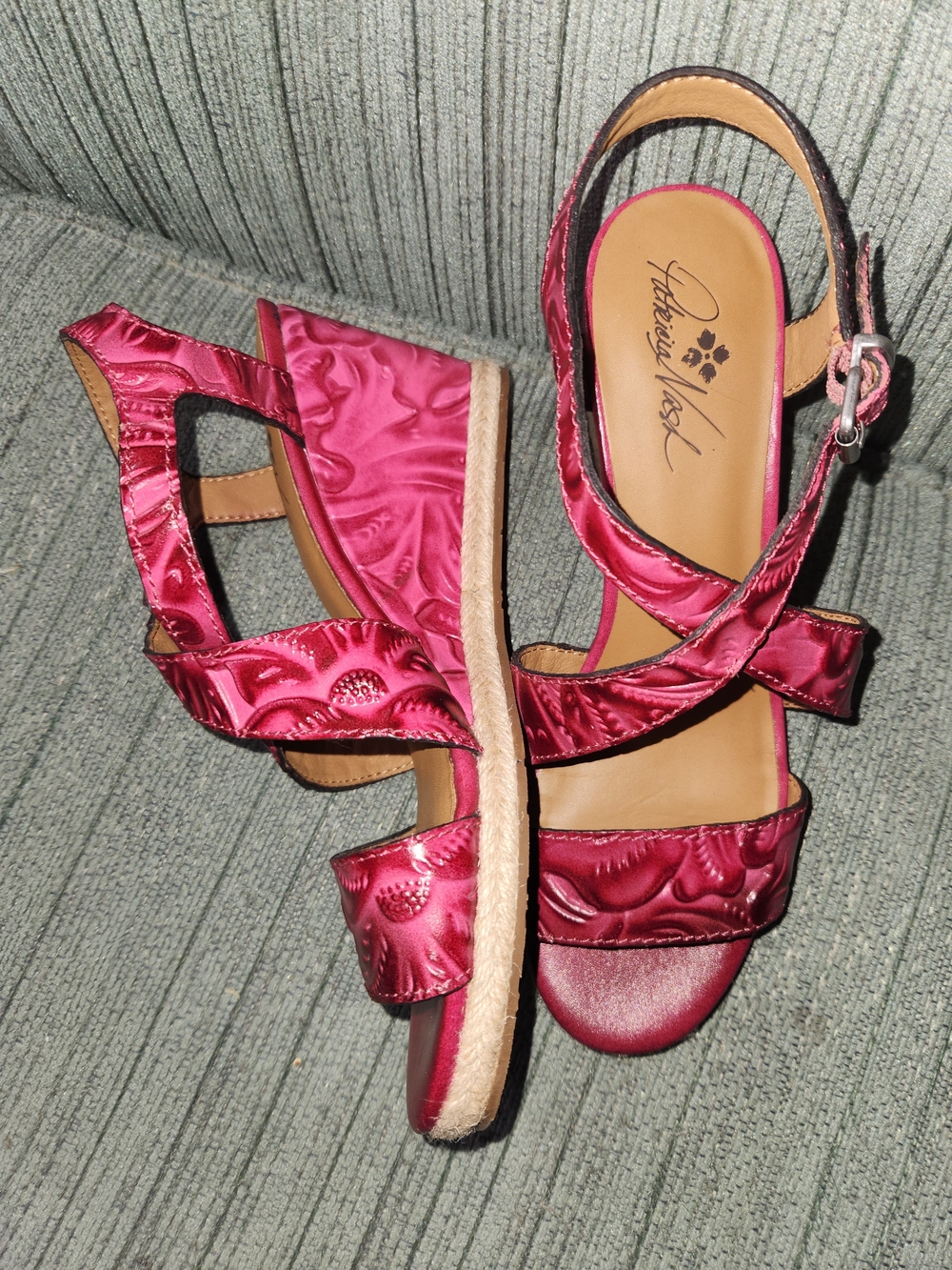 🍉Patricia Nash Wedge Sandals